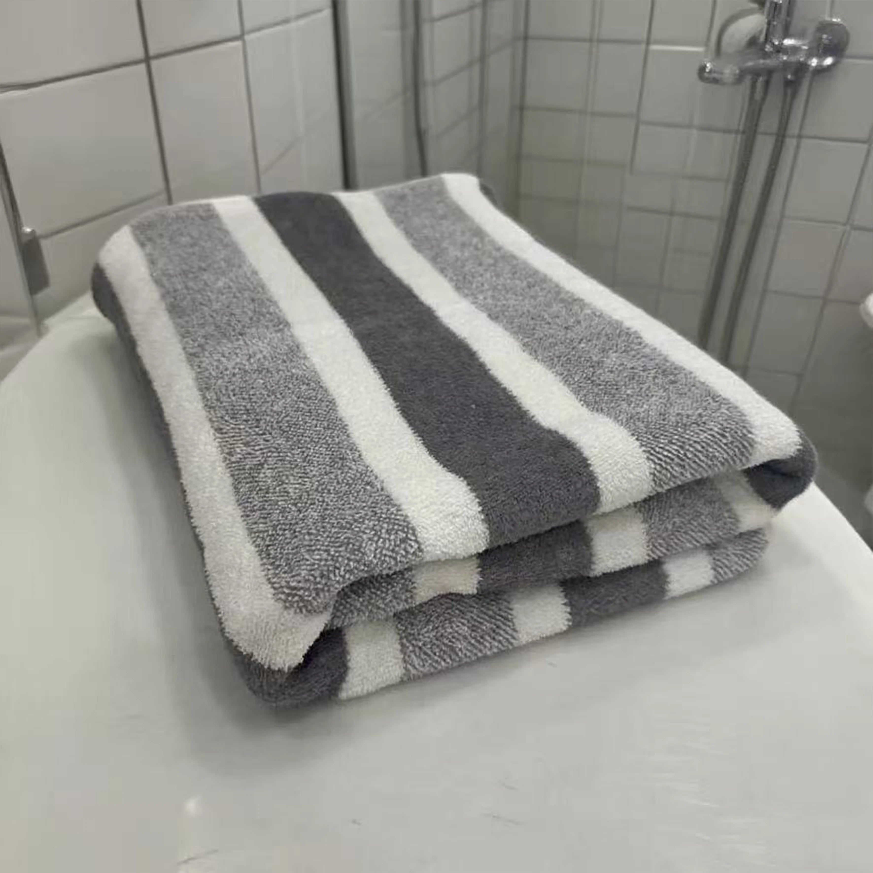 Thick bath towel